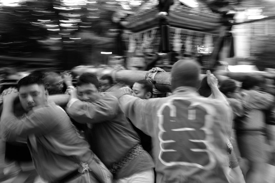 Risks and How Noisy Markets Play In