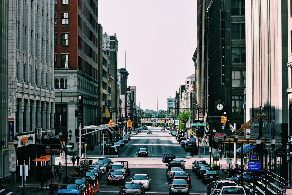 Valuation, Risk, and the Street View