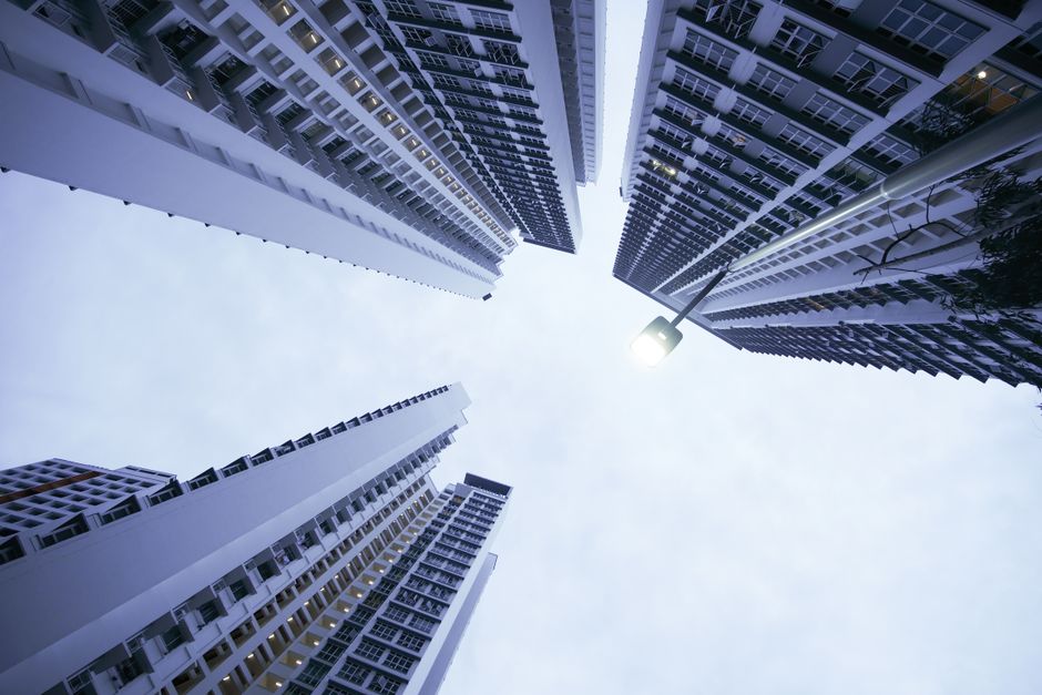 Valuation Tiers Within a Crowded Sector