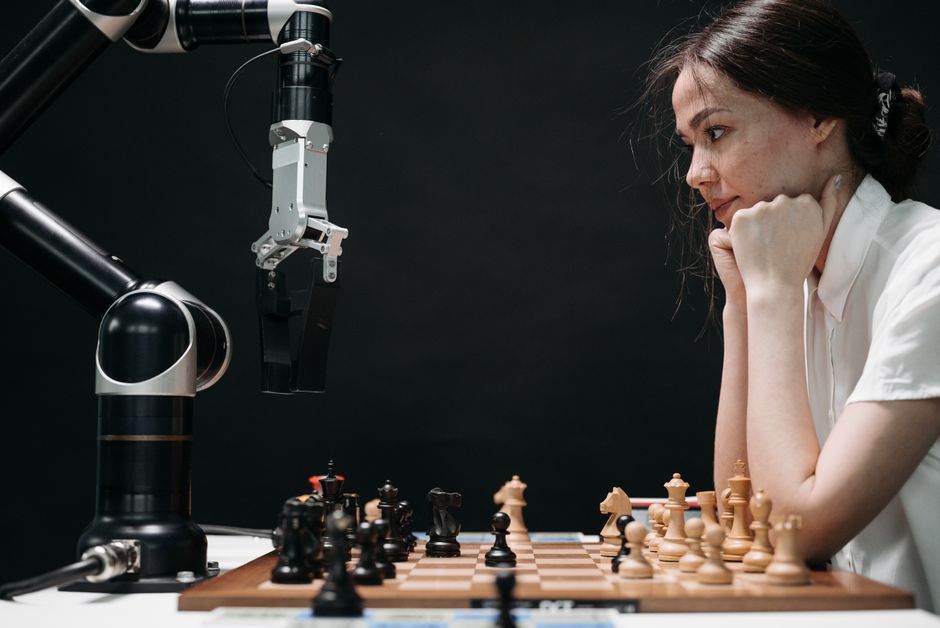 Side‑by‑Side: Amazon vs Alphabet on Key AI Metrics