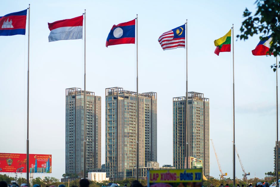 K33 Flags Squeeze Risk Amid Persistent Negativity
