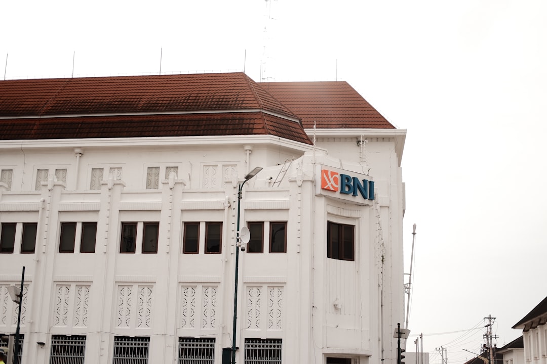 Institutional Demand Emerges as the Dominant Theme