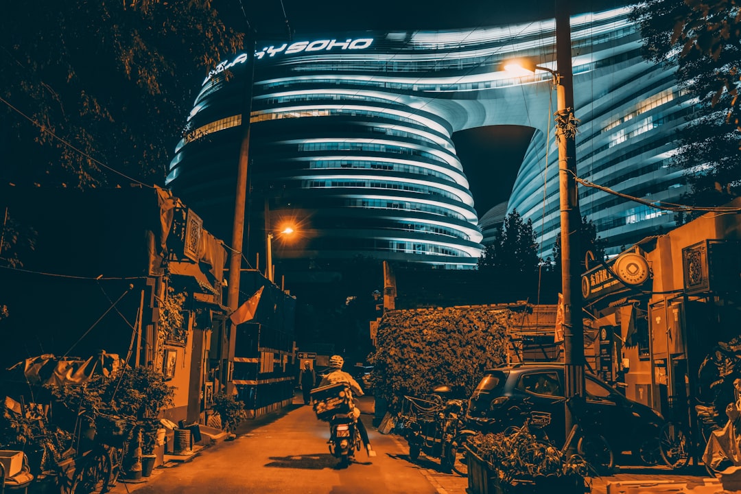 Real-World Scenarios: How Different Structures Respond to the same Environment