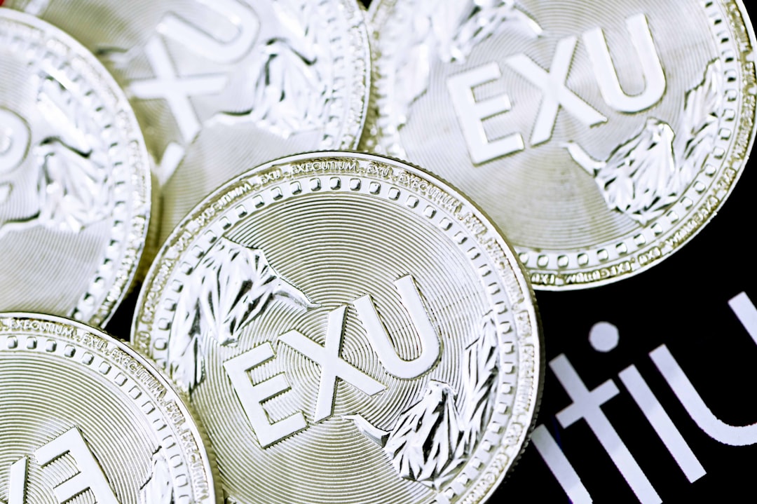 
  
    Catalysts: ETF momentum, macro policy shifts, on-chain growth, and regulatory clarity are treated as the core dr
