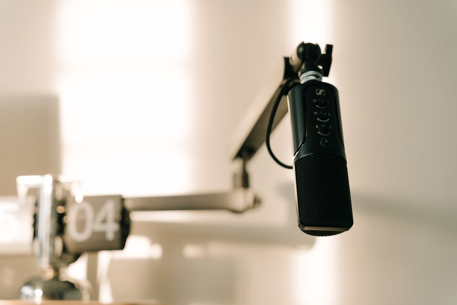Expert Voices on the Record
