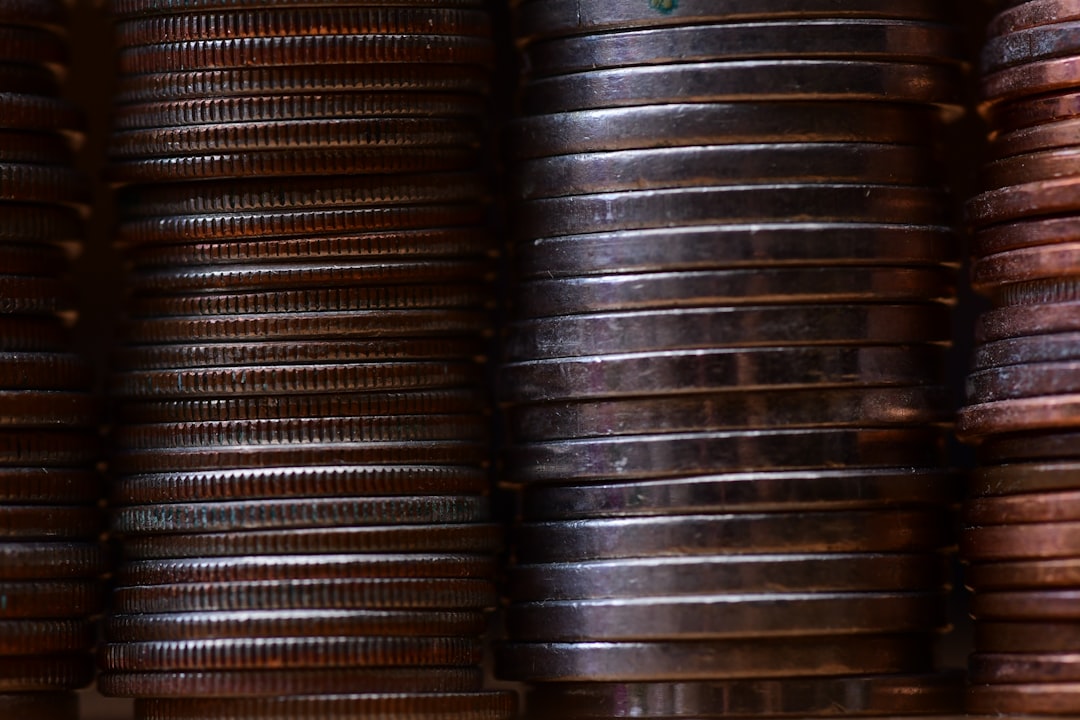 10-Year Treasury Crossing 4.6%: Effects on VOO and IVV