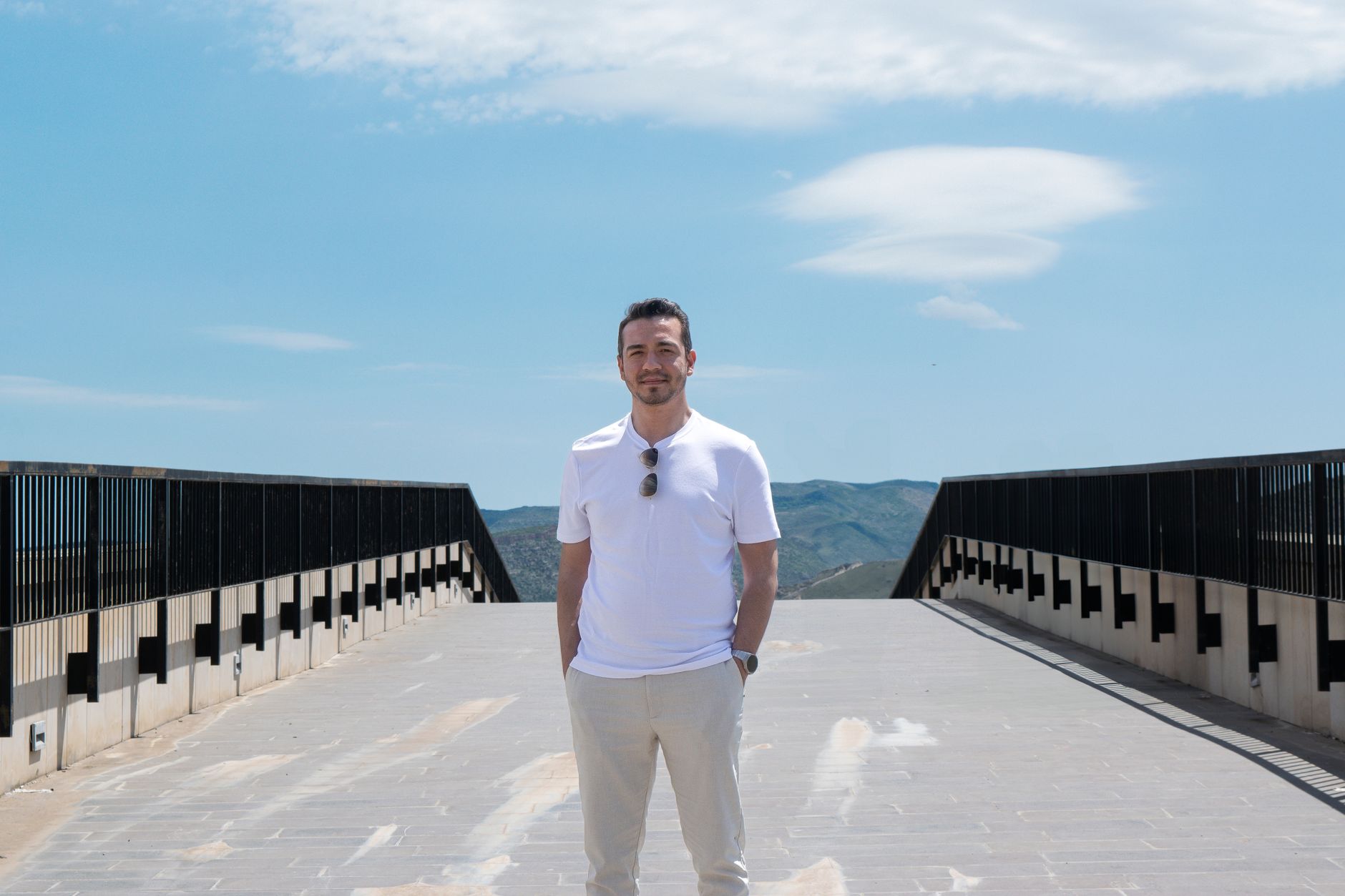 Airbnb Co-Founder Joseph Gebbia Stock Sale: 2026 Outlook