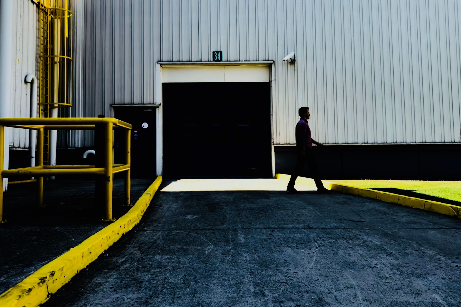 Amazon Throwing Billions Warehouse Robots: Impact on SYM