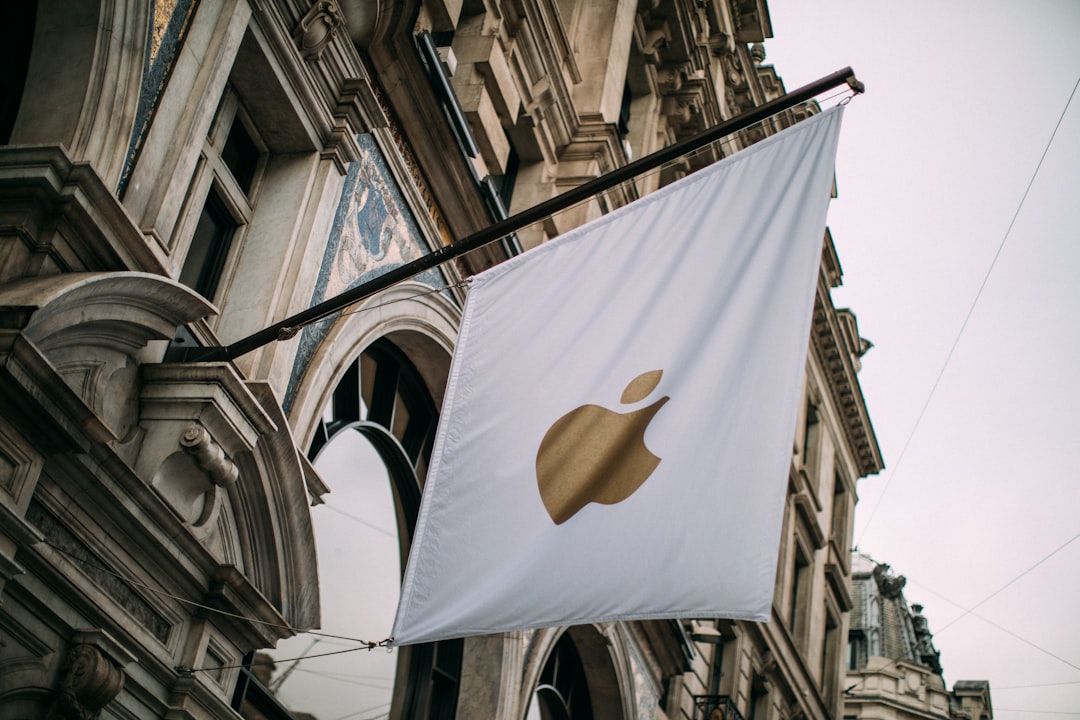 Apple Microsoft’s Capex Wars to Shape MGK Income This Year