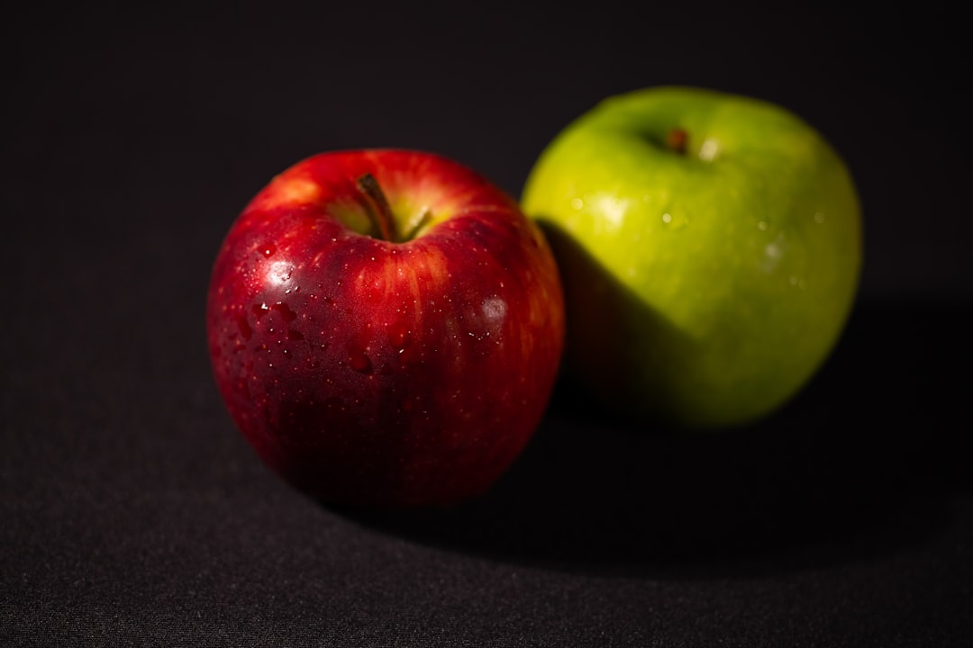 Apple Stock 52-Week High Sparks Buy, Hold Debate Today