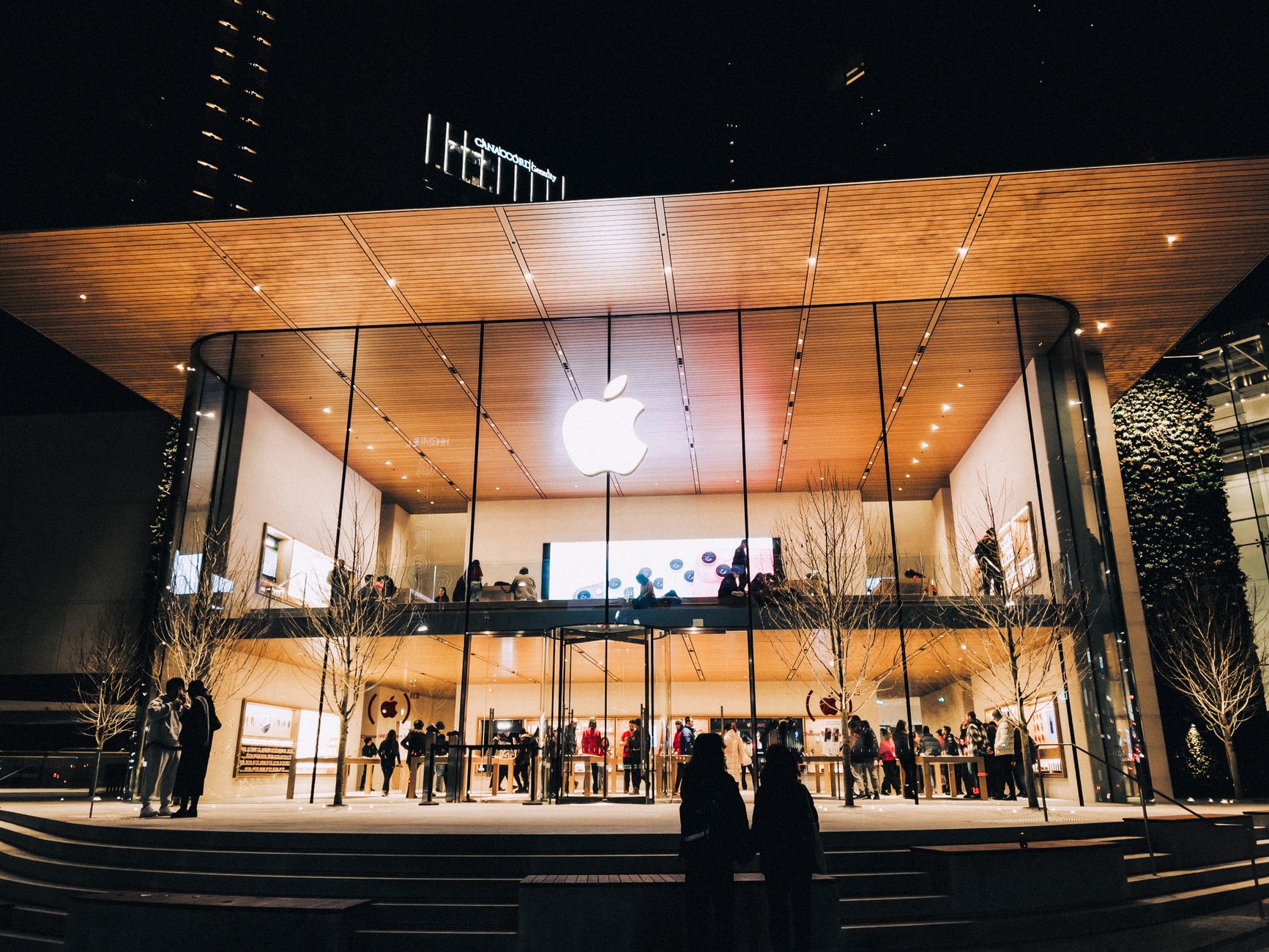 Apple Unveils Upgraded Siri as Its AI Push Goes Mainstream