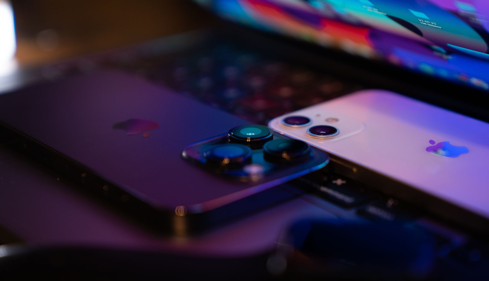 Apple Will Make Billions: AI Revenue Plays Investors Should Watch
