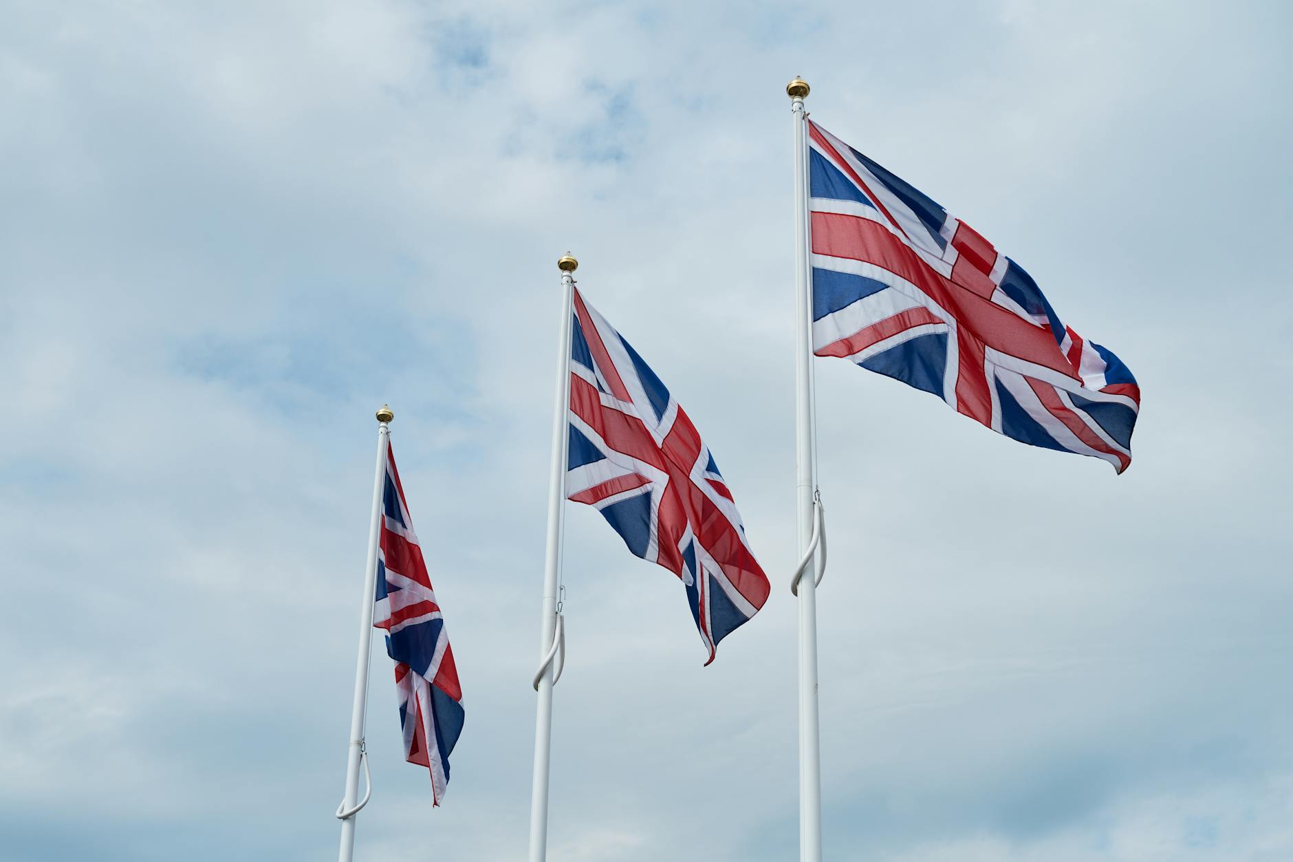 Bank England Chief Flags Wrestle US Stablecoin Oversight