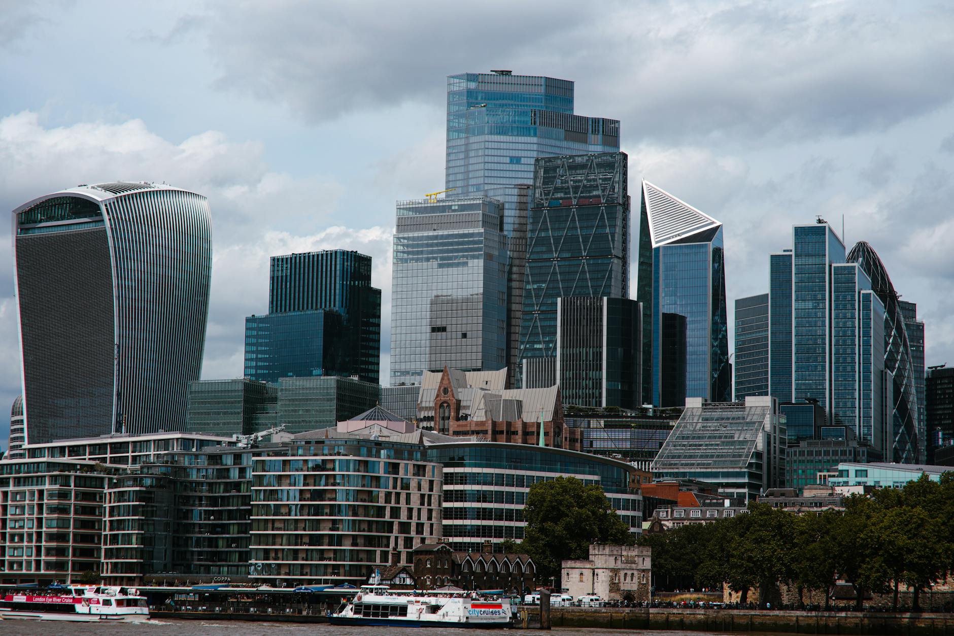 Bank England Treating Stablecoins as New Form of Money