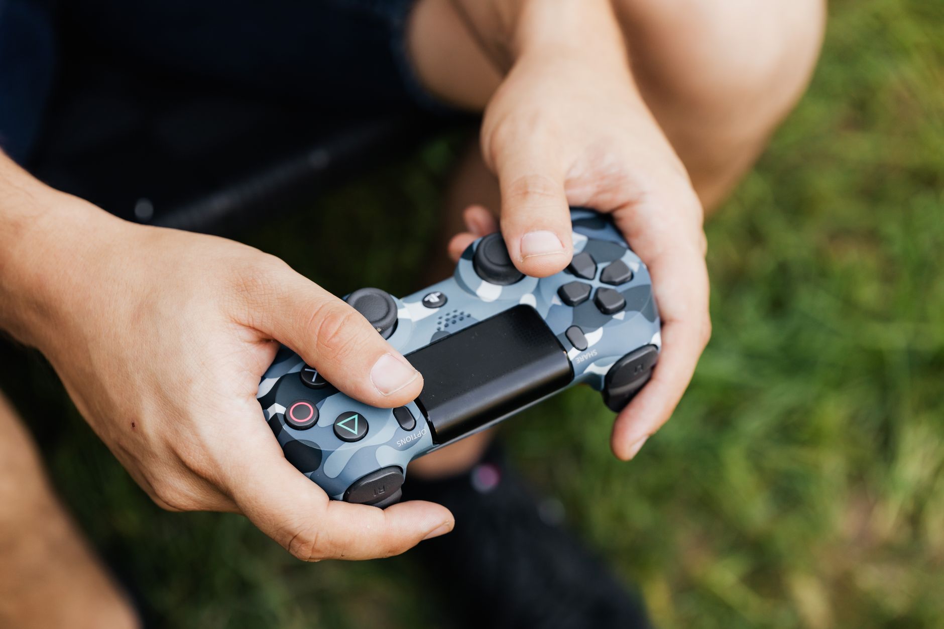 Best Buy vs GameStop: What Their Revenue Trends Tell Investors