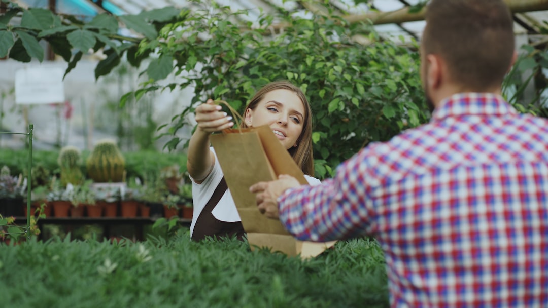 Better Buy: Green Thumb vs Curaleaf — a Closer Look for Investors