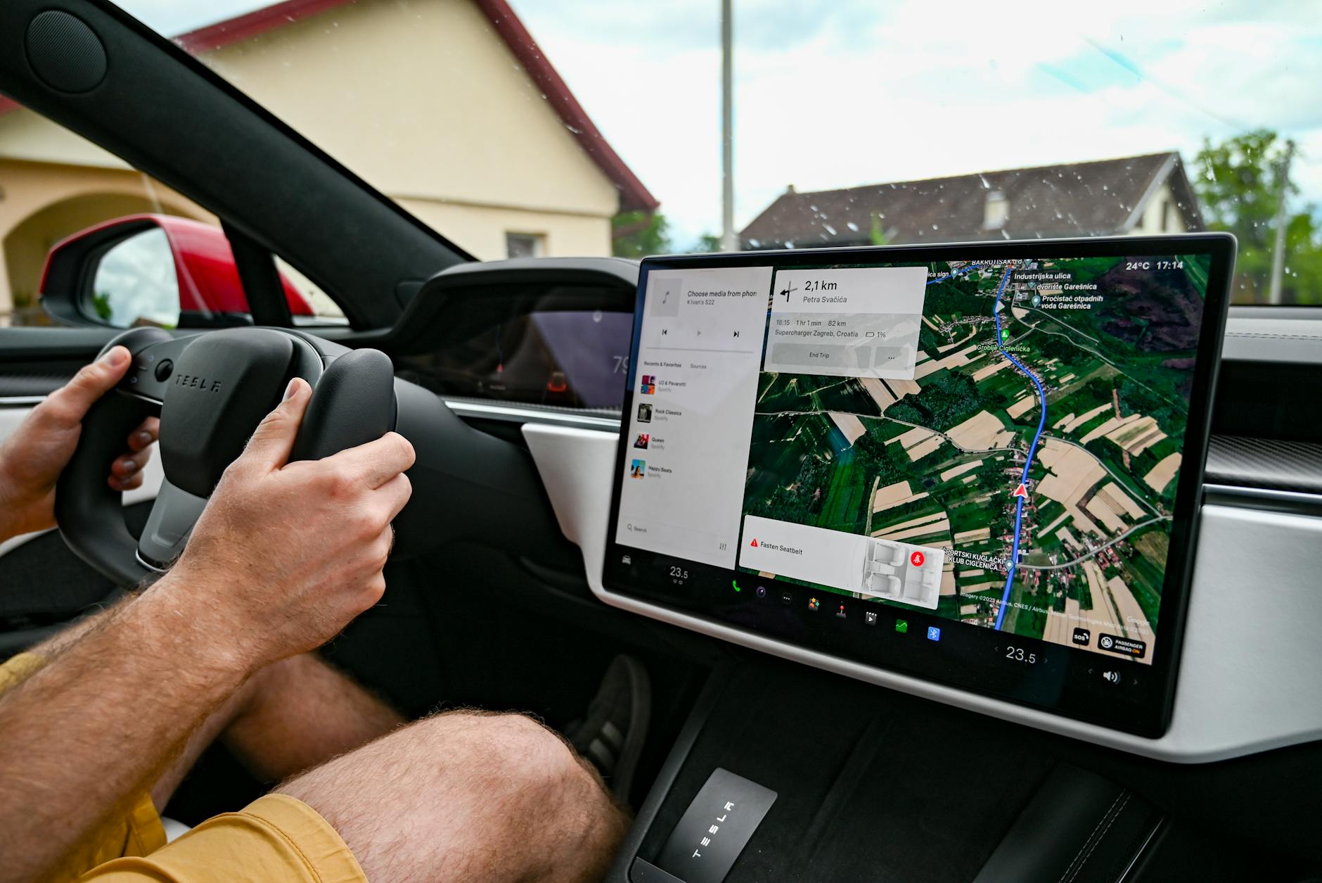 Better Stock: Tesla Rivian — EV Stock Showdown with Real-World Bets