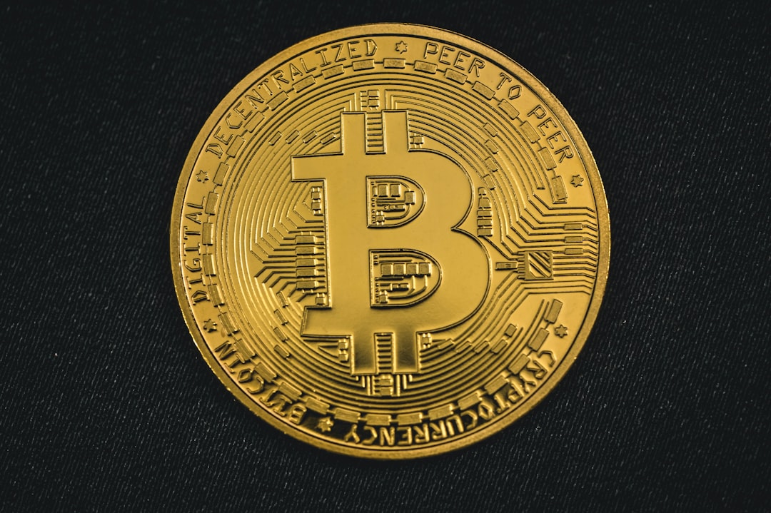 Bitcoin Flows Cool $619 as Oil Prices Spike: ETF Flows