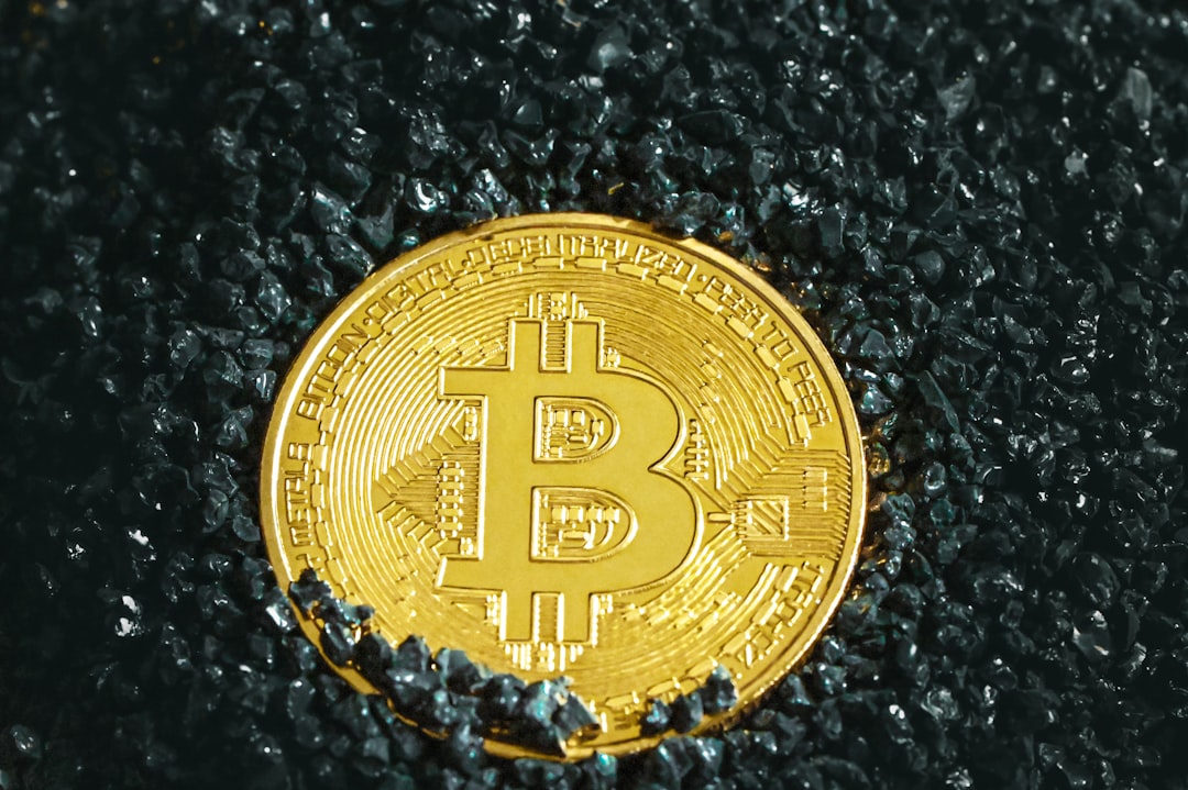 Bitcoin Mining Pools 2026: Hashrate Two-Tier Emerges
