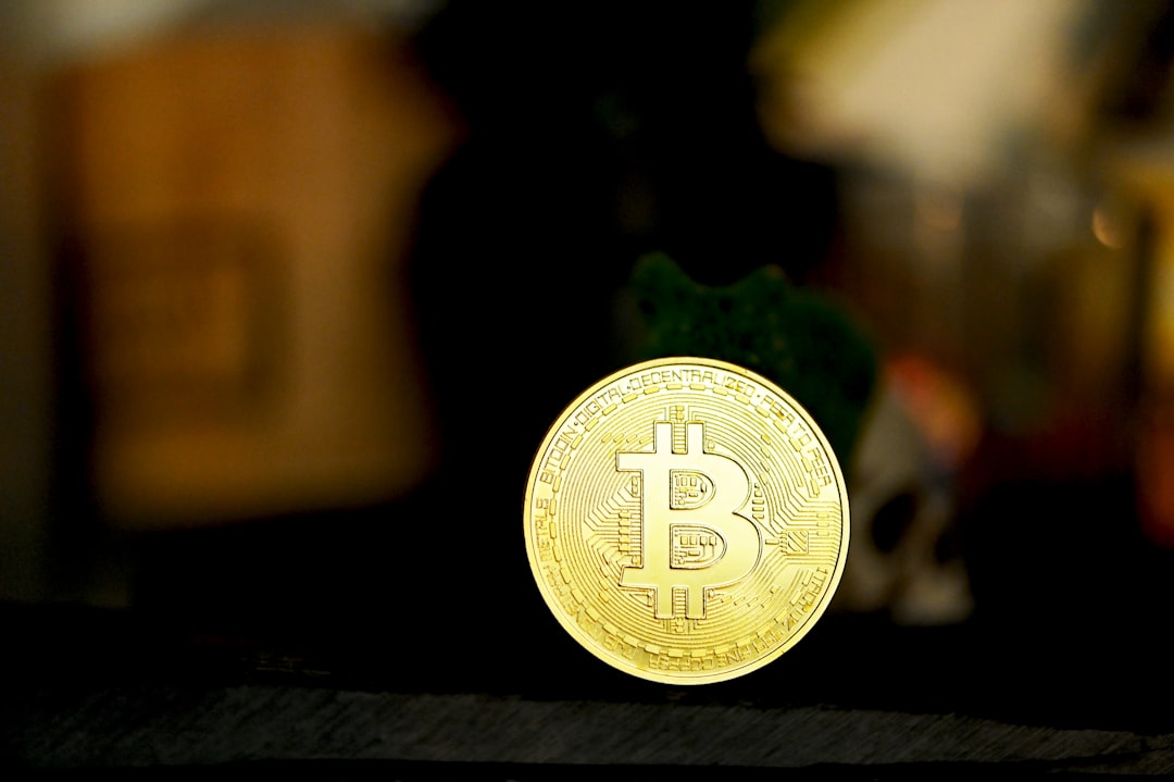 Bitcoin Sees Rare Two-Block Reorg as Foundry Surges