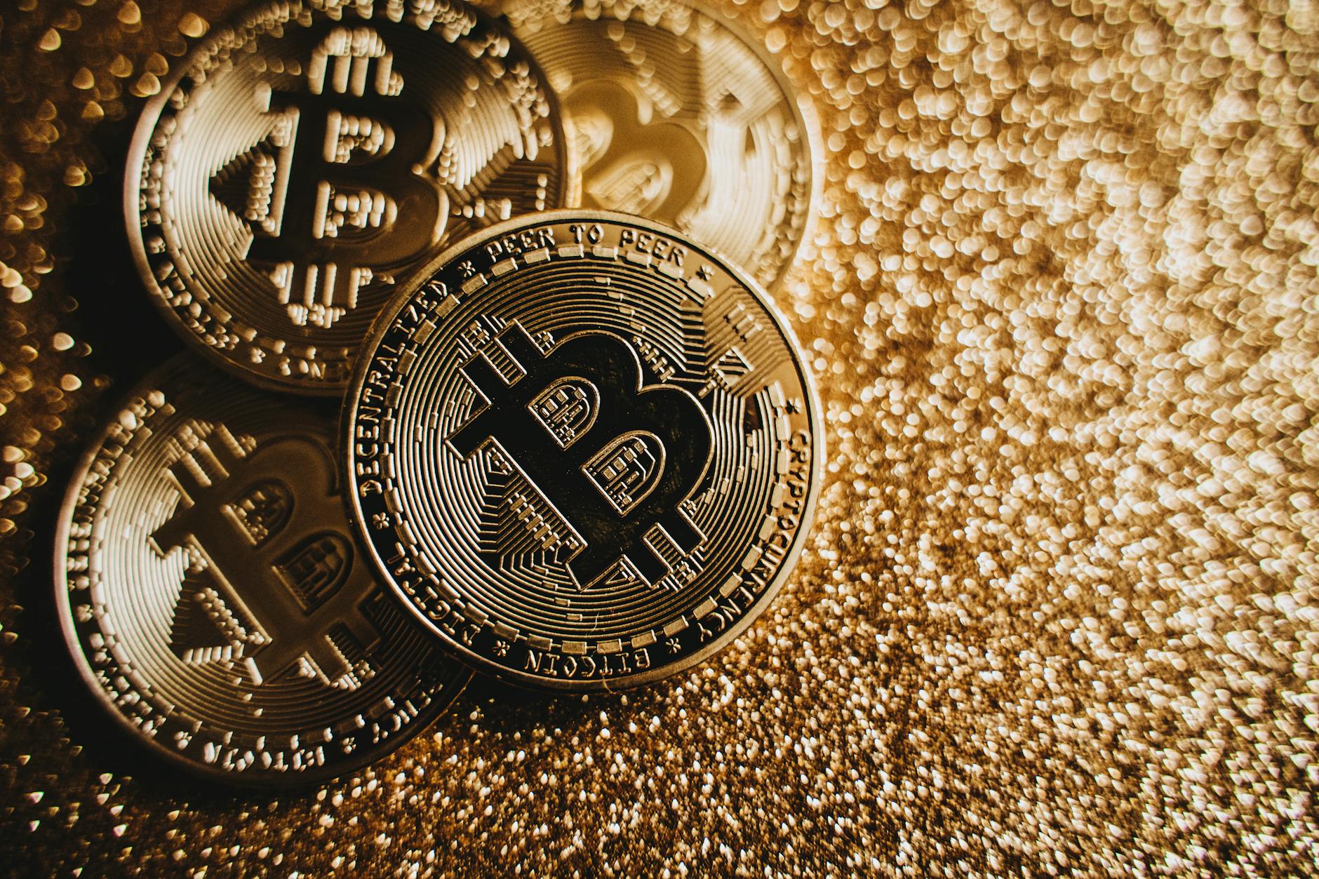 Bitcoin's Divergence From Nasdaq Warns on Dollar Liquidity