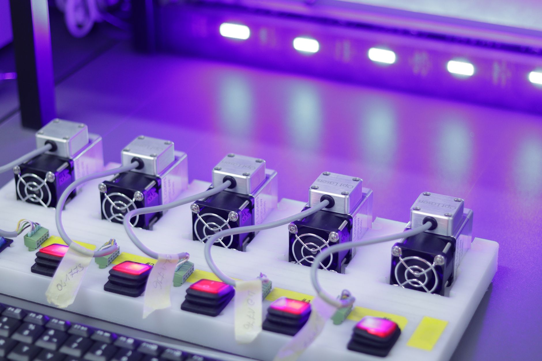 Corning Quantumscape: Which Technology Stock Is Best 2026