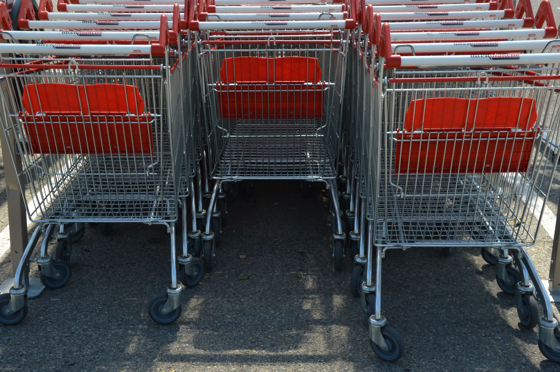 Costco Walmart: What’s Better for Investors Right Now