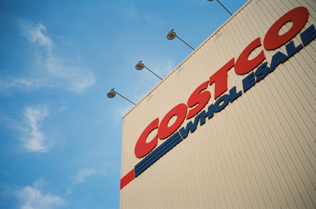 Costco's Cash Pile Building: Could a Special Dividend Arrive in 2026?