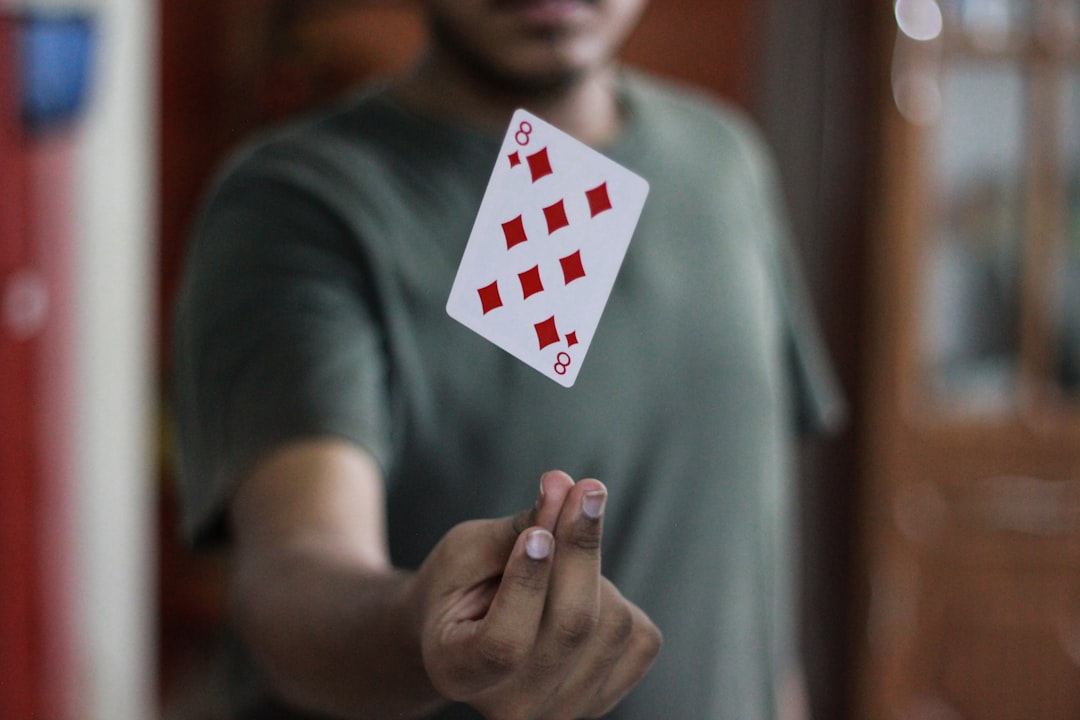 Dividend King Hand Over: Buy Now for Stable Income