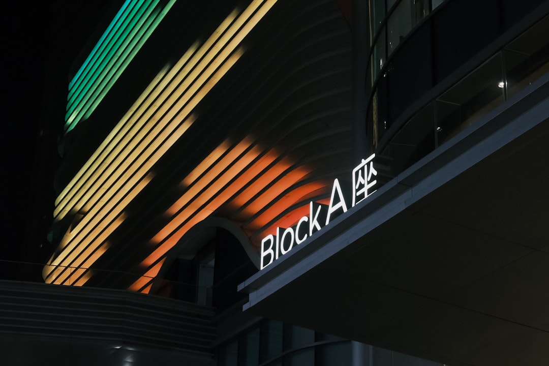 EOSE Stock Despite Volatile: Navigating a Solar Storage Play