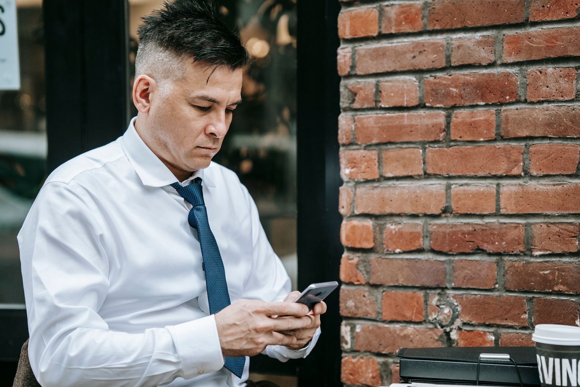 Fake Apple Account Text Scams: How Seniors Are Targeted