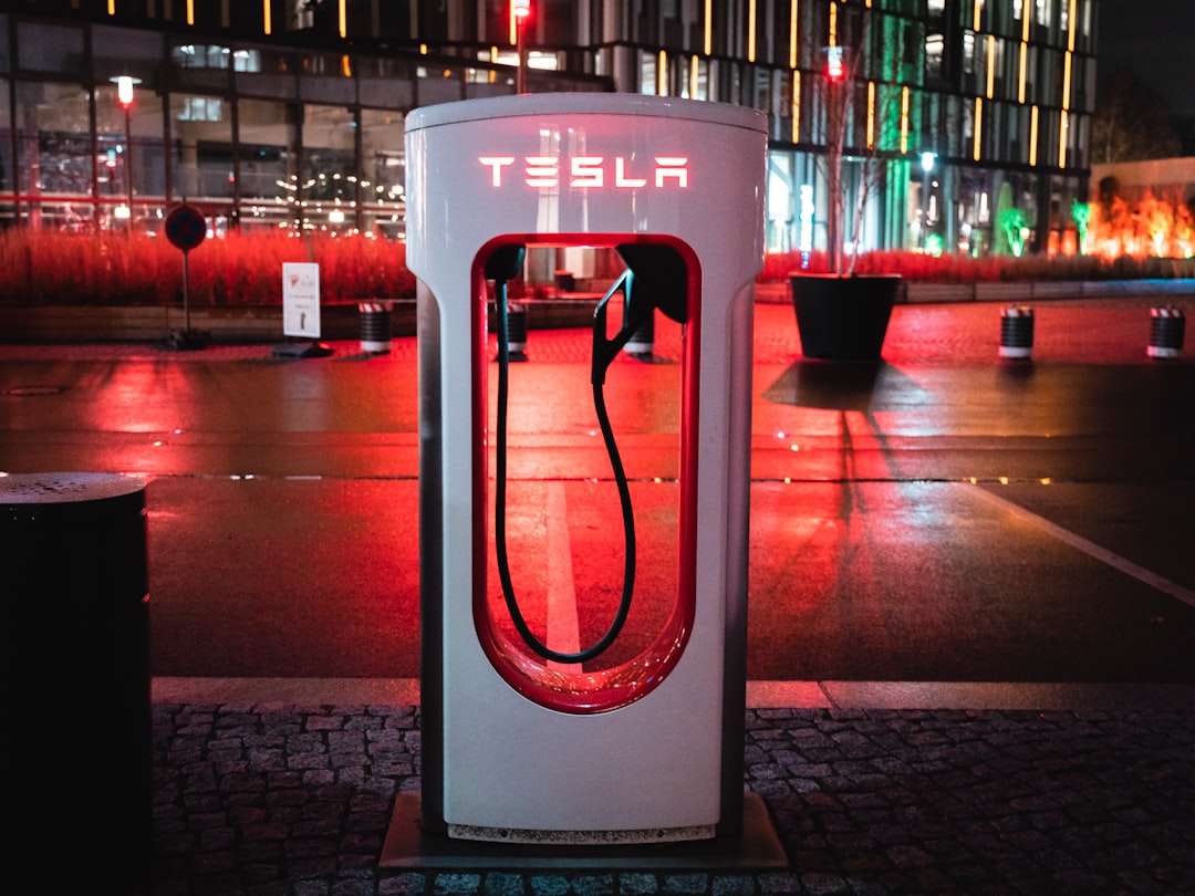 Forget Tesla: This Cash-Rich Underdog Is a Value Buy