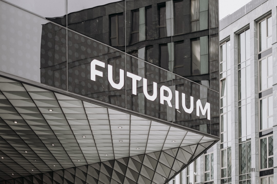 FTEC VGT: Same Tech, Different Costs for Investors
