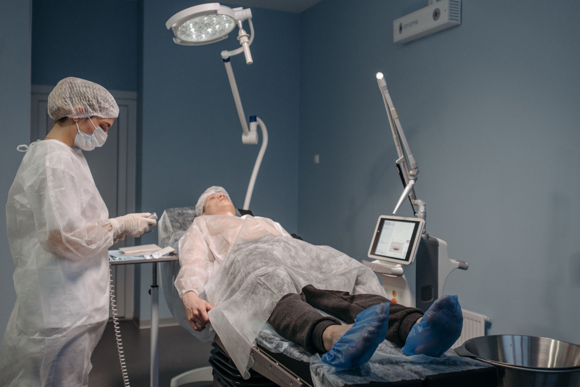 Here's Exactly Intuitive Surgical: ISRG Floundering in 2026
