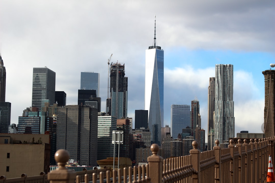 Housing Market Freezes Americans: War Threats and Loan Costs