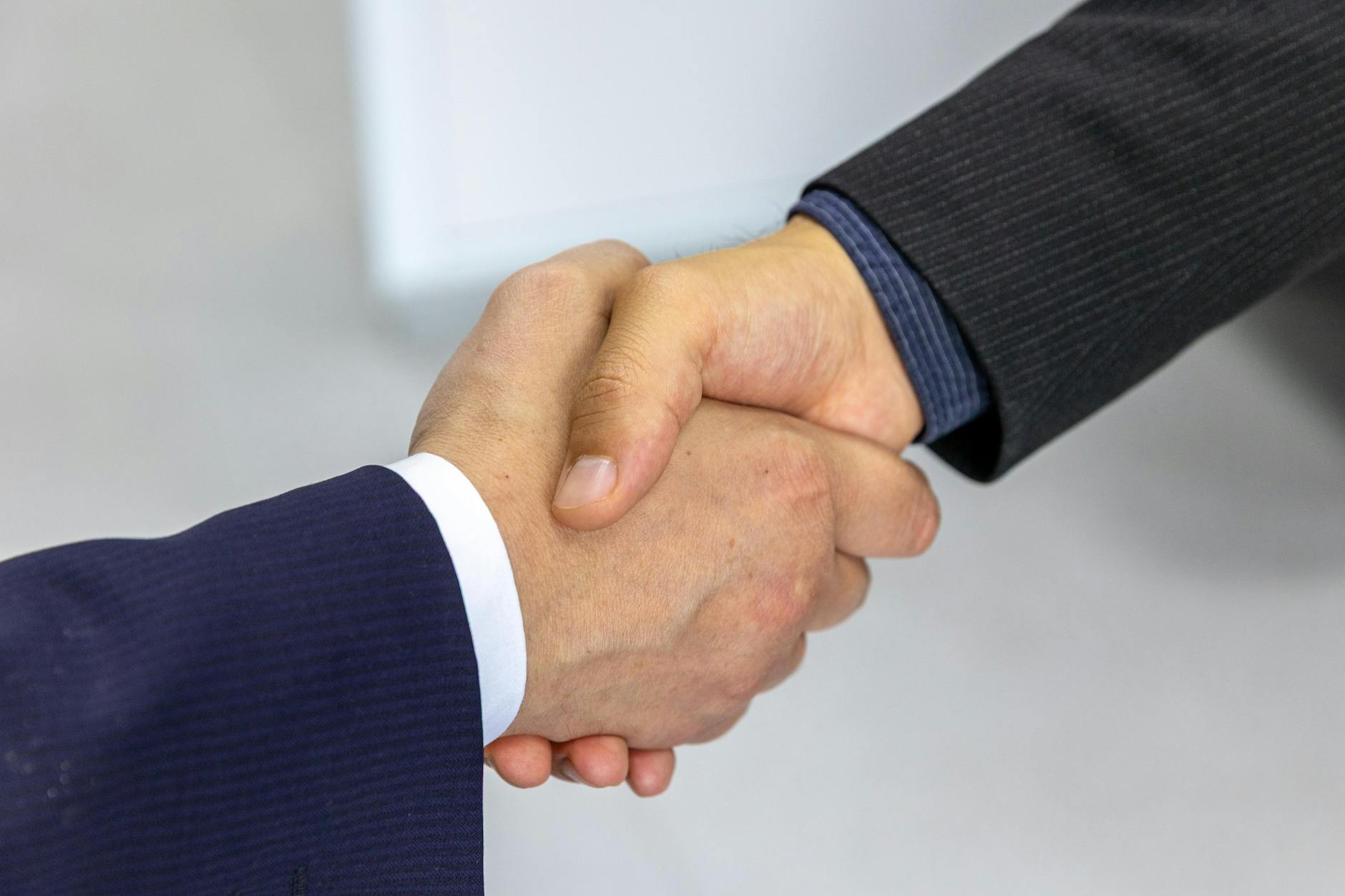 IShares Gold Trust vs SPDR Gold Trust: The 0.15% Fee Gap