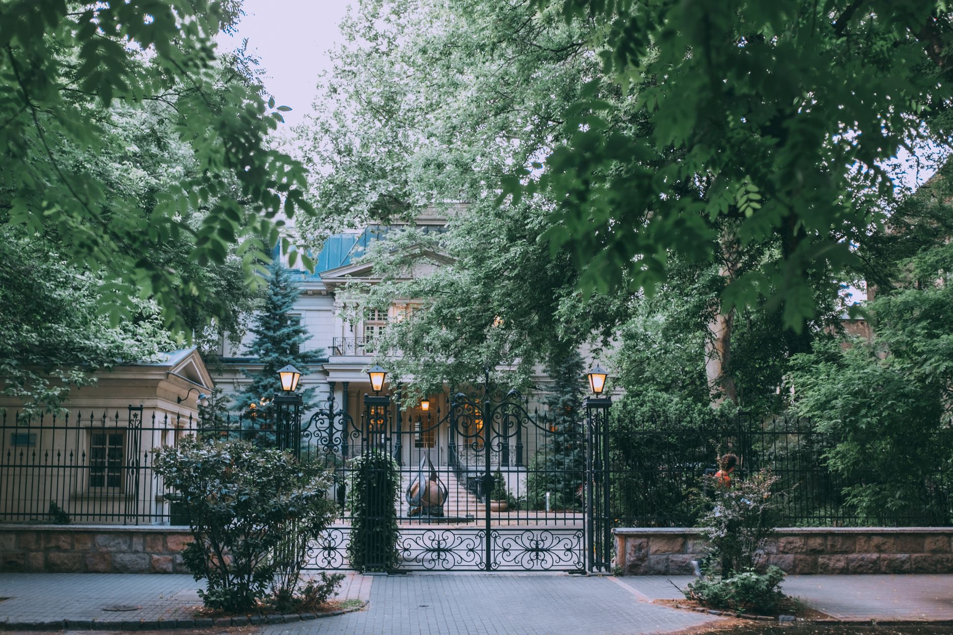 Jennifer Lopez’s $50M Mansion Sale: What Went Wrong