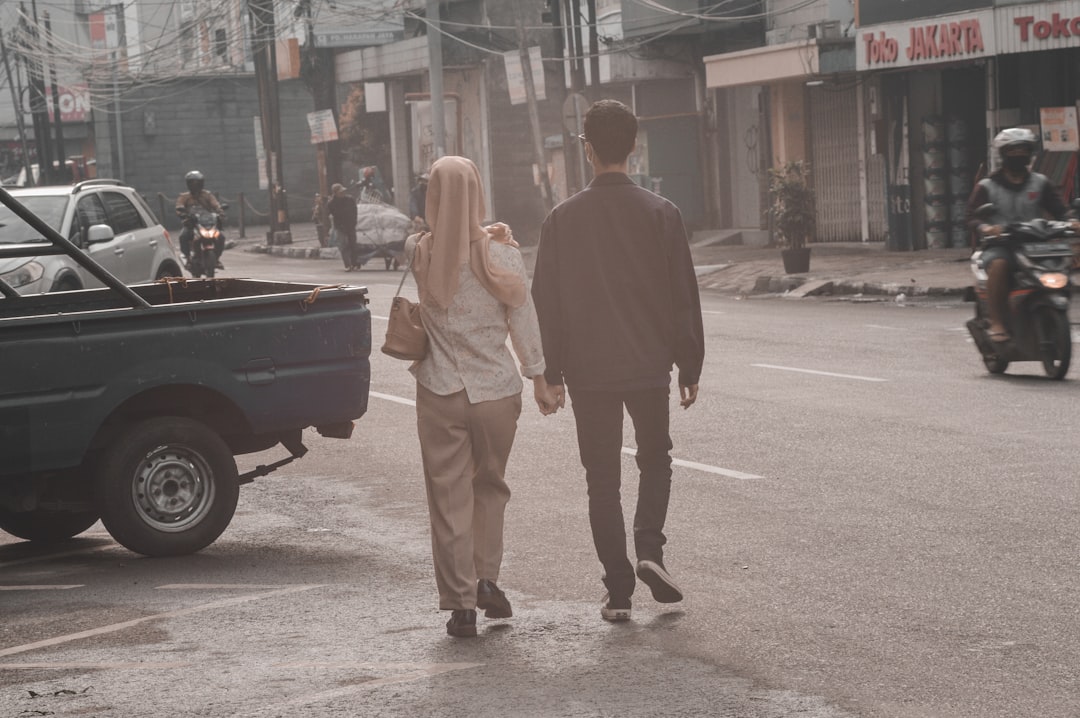 Long-Distance Couples Moving Together: Travel Costs