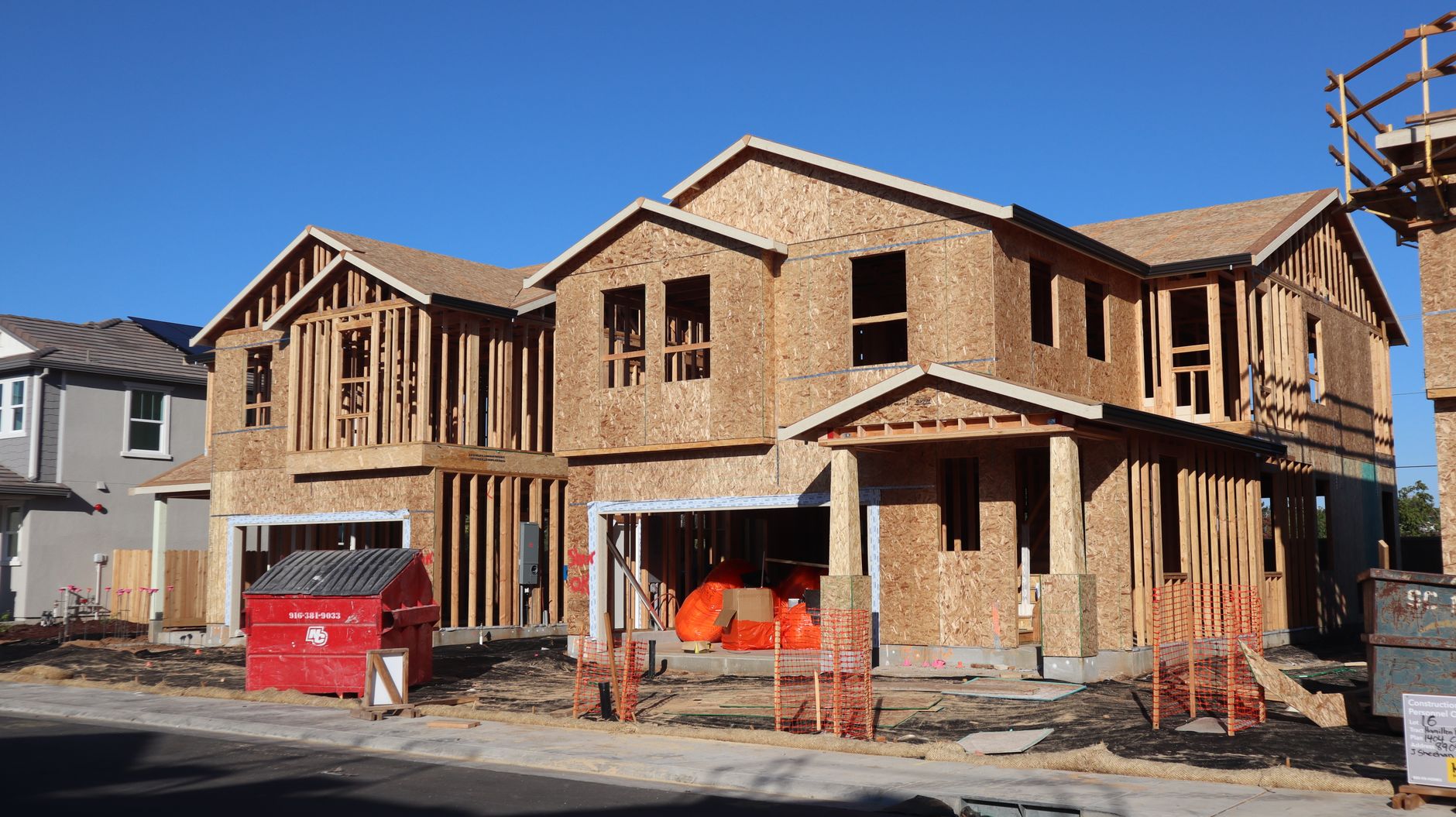 Major Homebuilders Have Sold: How Investors Can Profit Today