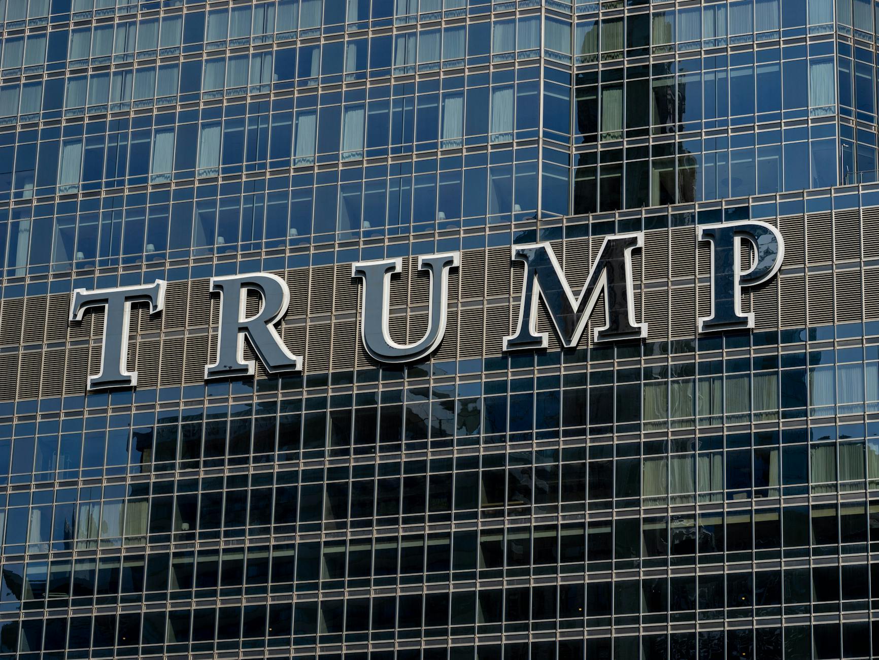 Mark Hamill Trump Fake and Your Money: A Finance Guide