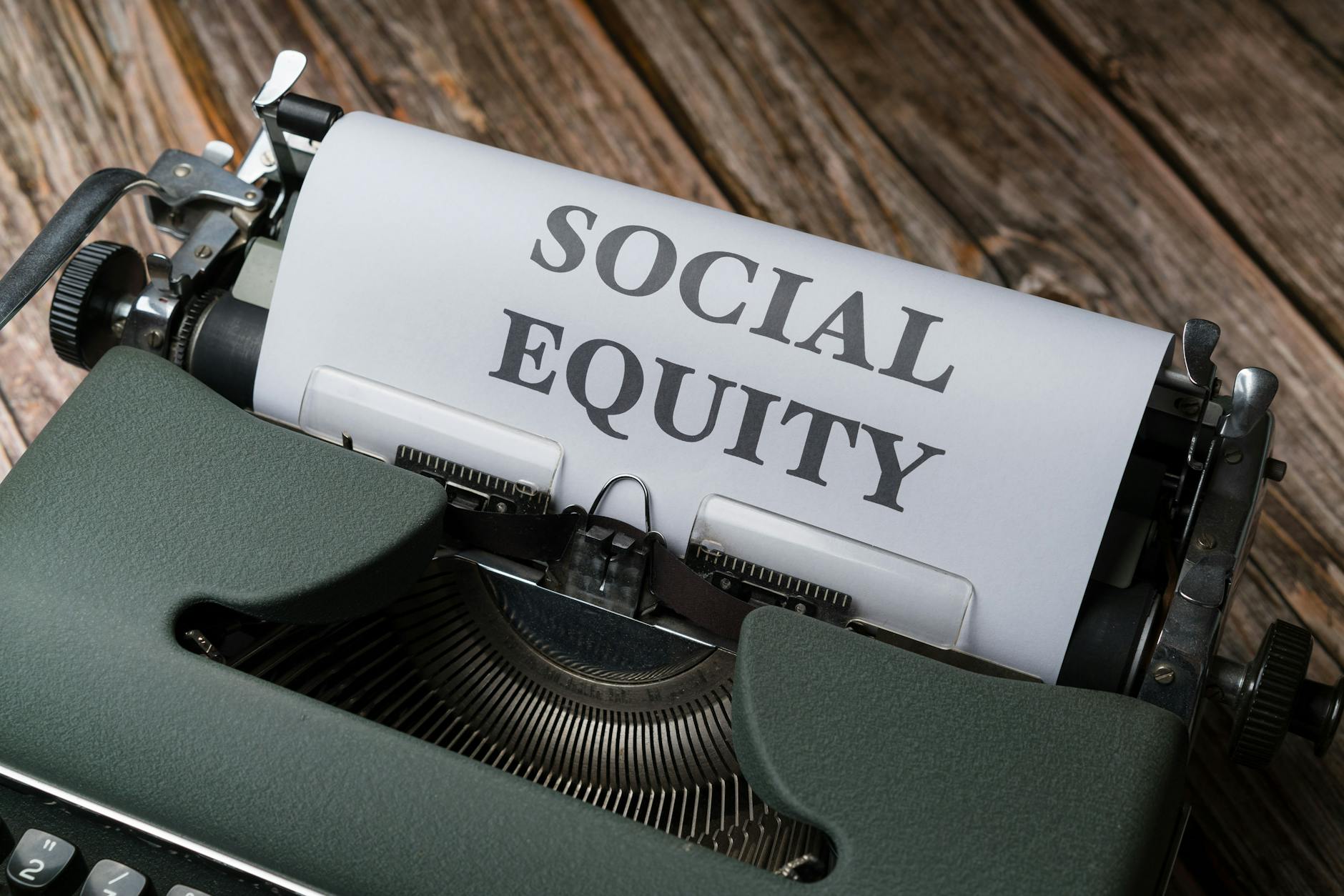 MiB: Howard Lindzon, Social Leverage and Venture Trends