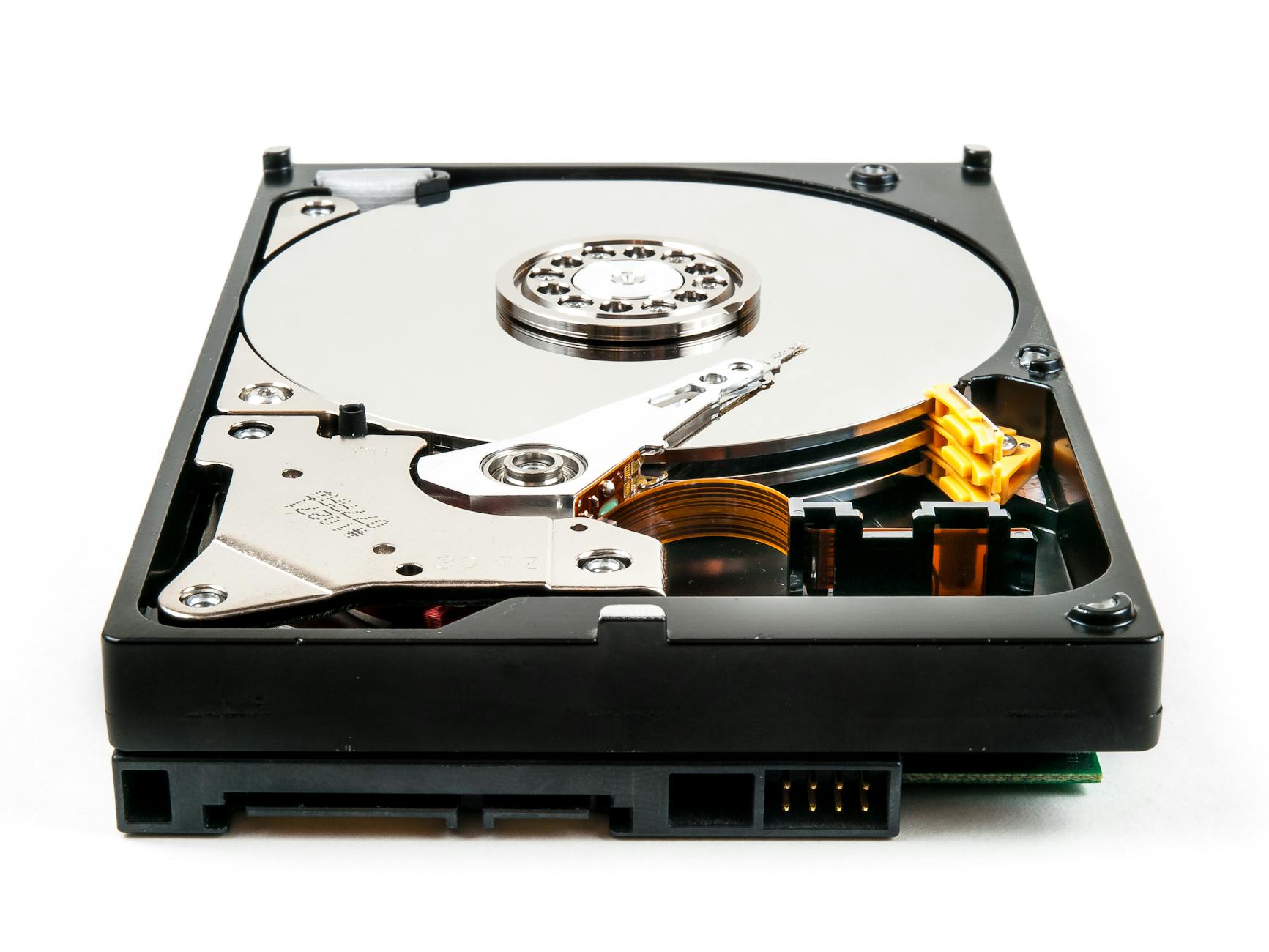Micron Sinks 6%, Western Digital Drops as SanDisk Steady