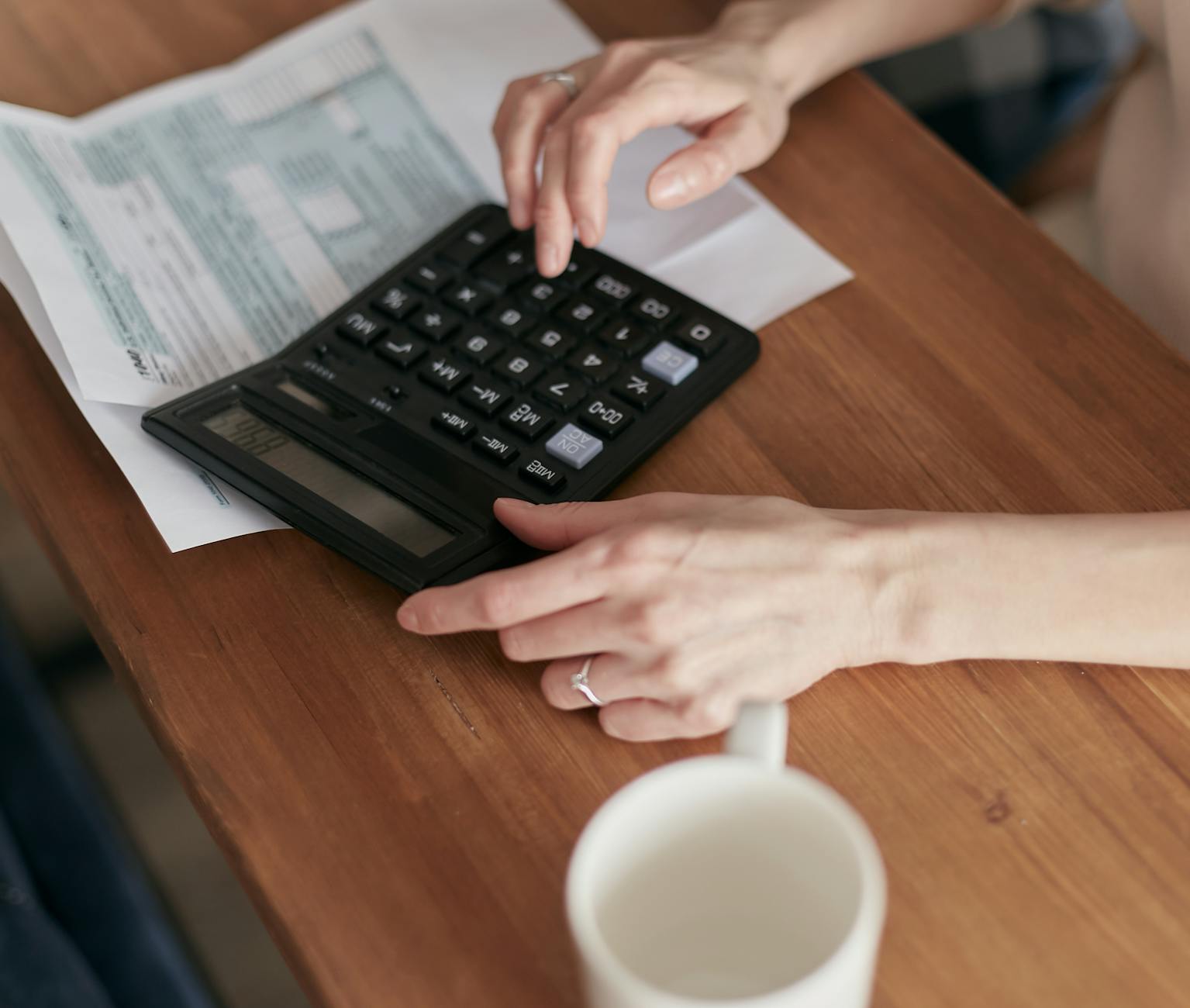 Monthly-Paying Small REIT ETF Faces Refinancing Pressure