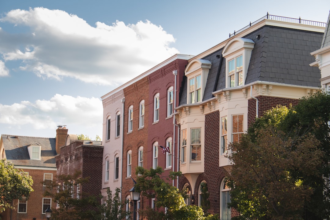 Mortgage Applications Fall 2.3% as Rates Hit Upper Sixes