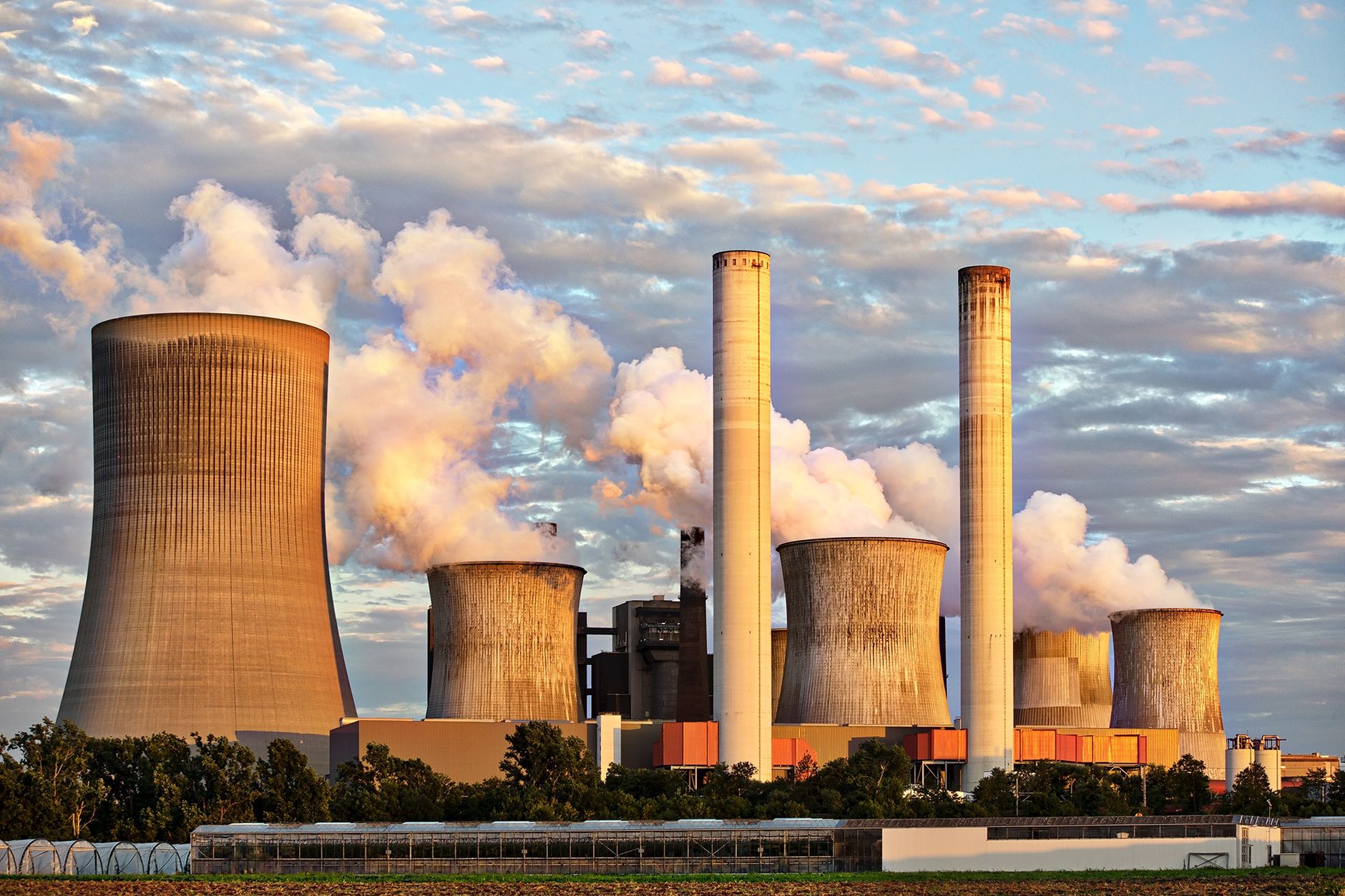 Nuscale Power Down 2026: One Buy Reason, Two Wait Reasons