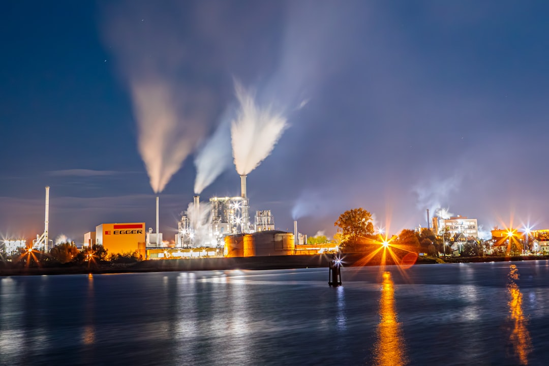 N.V.: Which Energy Stock Is Better to Buy in 2026