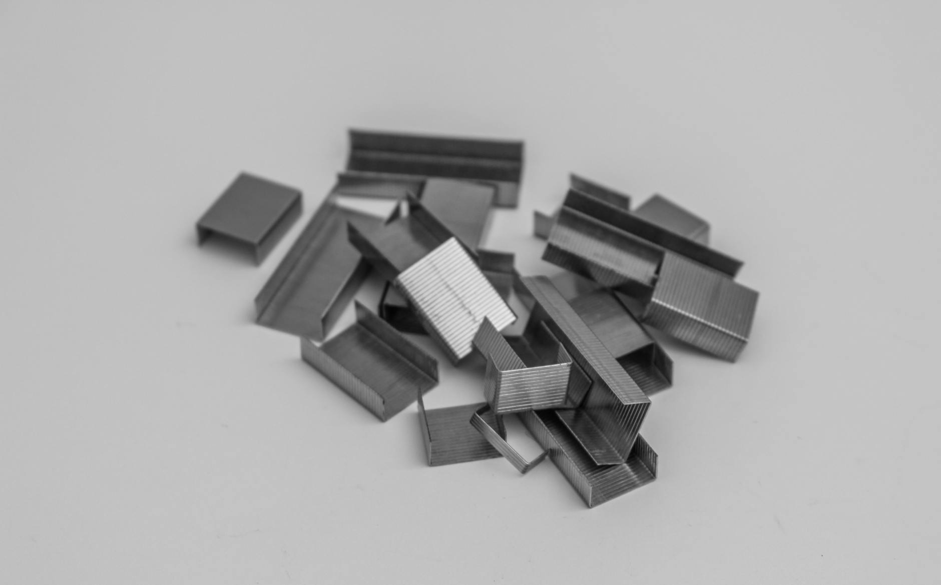 PBJ: Low-Cost Staples Giant vs XLP—A Cost-Advantage Duel