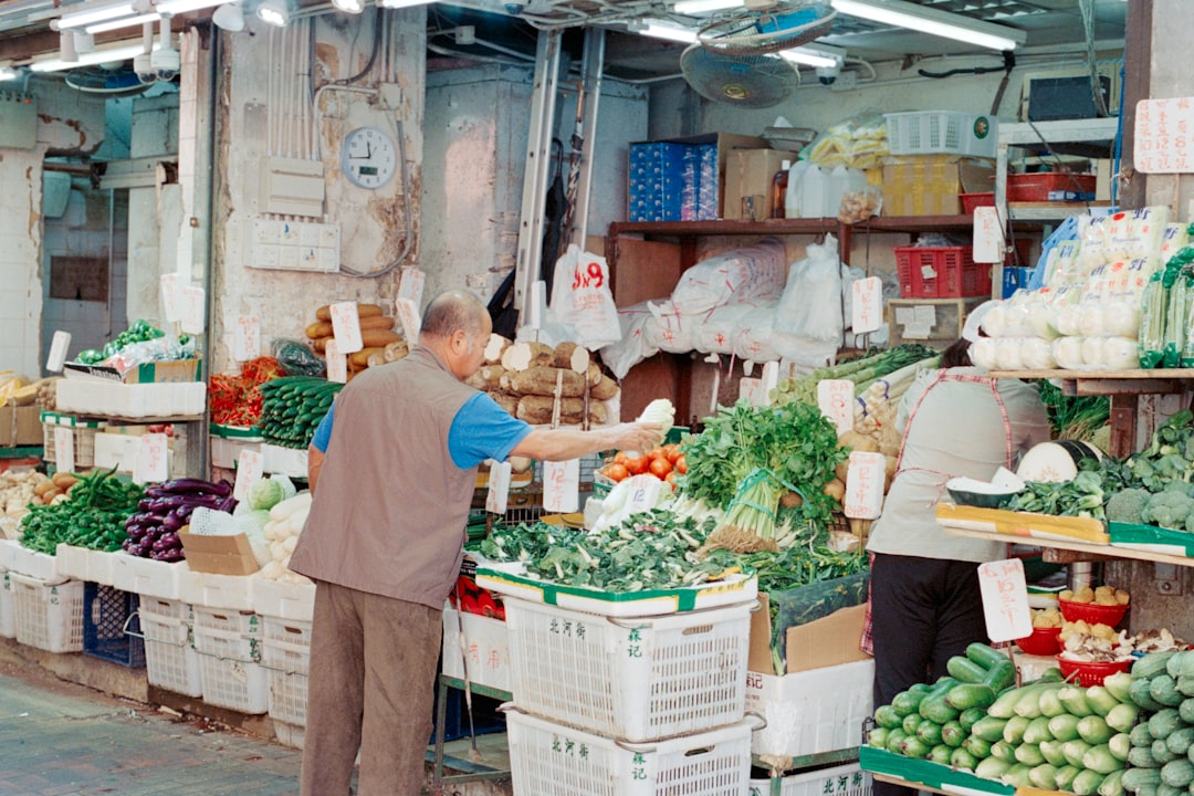 Photo Marco Rubio Wearing Oversized Shoes Goes Viral