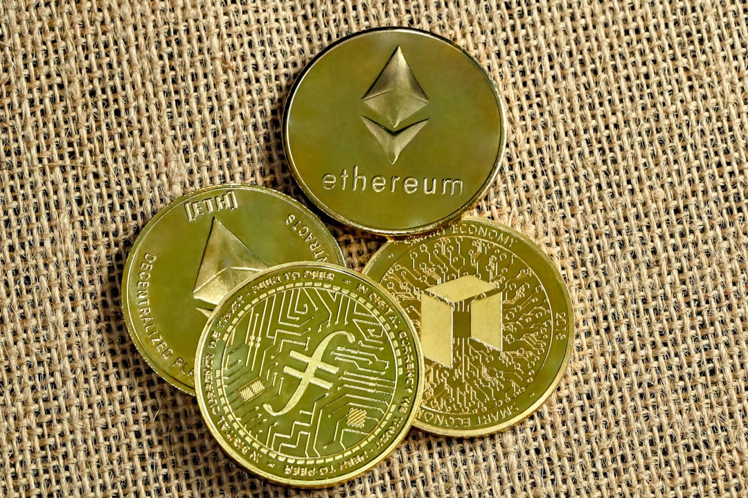 Pro-Crypto Menefee Unseats Green in Texas Democratic Runoff