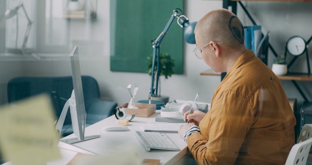 Proudly Autistic Workplace Expert Challenges Open Offices